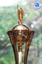 Article В Харькове «Шахтер» победил «Динамо» 2:0. Ахметова «качают» на поле (ФОТО. Обновлено)