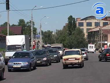 Зображення до:  За последний год в Харькове сократились выхлопы автомобилей