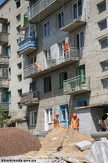 Article На реконструкцию после взрыва дома в Изюме уже потрачено 3 млн. грн.