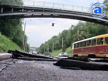 Зображення до:  Ремонт спуска Пассионарии закончится до 18 июля, – обещают чиновники