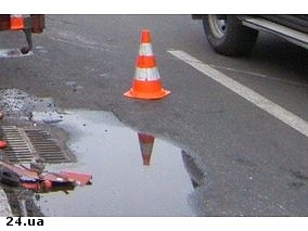 Article На Клочковской столкнулись «ЗиЛ» и Volkswagen. Водитель легковушки – в больнице