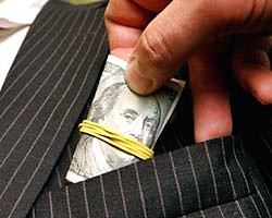 Article Сотрудницу одного из управлений юстиции обвиняют в получении взятки