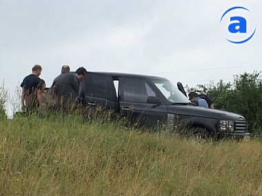 Article Расстрелян автомобиль харьковского предпринимателя. В области объявлен план «Перехват» (фото, обновлено в 13:01)