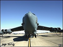 Article У острова Гуам упал бомбардировщик: спасены двое из шести человек