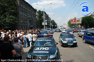 Зображення до:  Исполняющего обязанности мэра Геннадия Кернеса сегодня силой увезли в Киев на допрос (фото допроса, подробности, видео)