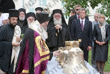 Зображення до:  Ющенко просит Вселенского Патриарха поддержать единую украинскую православную церковь