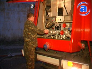 Зображення до:  Четырех человек спасли во время пожара в Ленинском районе
