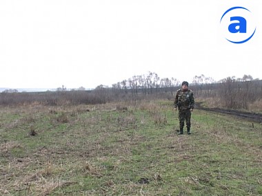 Article В пяти метрах от границы пограничники остановили УАЗ с детской одеждой