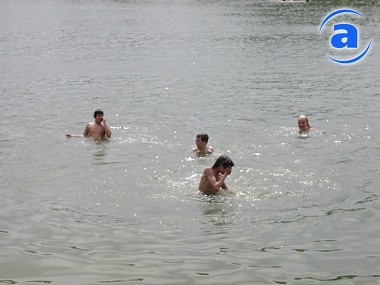 Article В Безлюдовском водохранилище чуть не утонула 7-летняя девочка