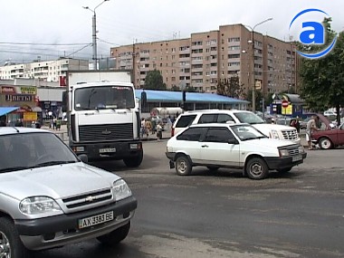 Article В Украину разрешили ввозить автомобили старше 8 лет