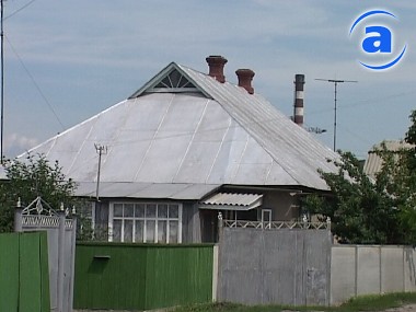 Article Маленькая девочка лишилась прав на жилье из-за халатности органа опеки