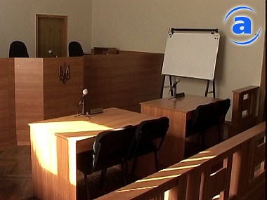 Article За серию краж в Волчанском и Чугуевском районах будут судить двоих мужчин и женщину