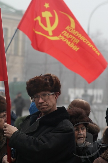 Зображення до:  Три в одном. Площадь Свободы охватили разноцветные пикеты