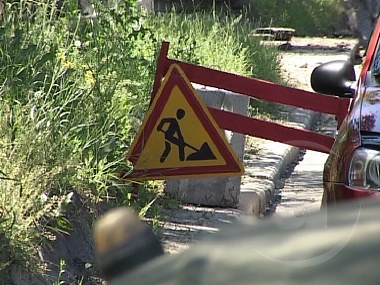 Зображення до:  В Сумах за нарушение ПДД оштрафовали водителя асфальтоукладочного катка