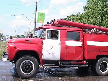 Зображення до:  Военные горят. Пожар на территории военной части в Харькове