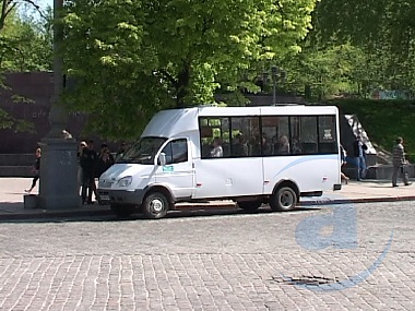 Зображення до:  В День Победы автобусы объедут площадь Свободы и пр. Маршала Жукова