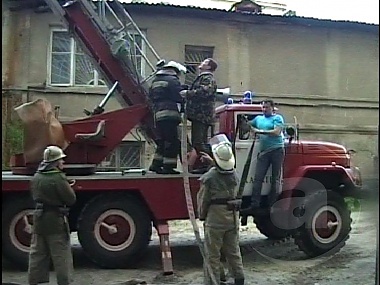 Зображення до:  Во время пожара в пятиэтажном доме пострадали три человека