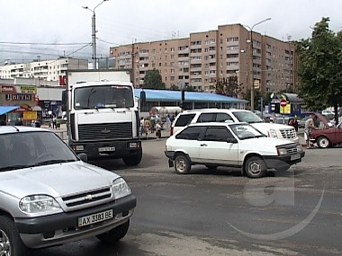 Зображення до:  В Киеве цены на бензин пошли вниз