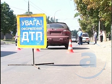 Зображення до:  Пассажирский автобус перевернулся в Купянске. Три человека пострадали