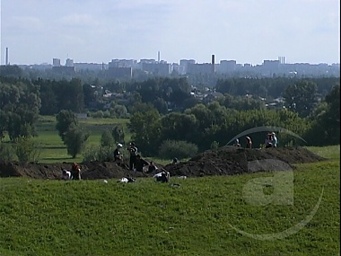 Зображення до:  Перстень, которому 1000 лет, нашли харьковские археологи