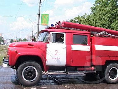 Зображення до:  В Запорожской области горит склад с ядохимикатами