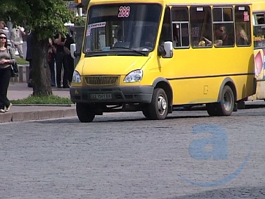 Зображення до:  Водители автобусов нарушают правила  – фирмы лишают лицензий