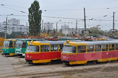 Зображення до:  Остановка по требованию. В городе снова остановился транспорт. Теперь бессрочно