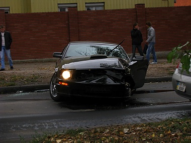 Зображення до:  Ford Mustang попал в ДТП