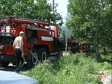 Зображення до:  В частном доме в Гутах сгорел большой запас дров