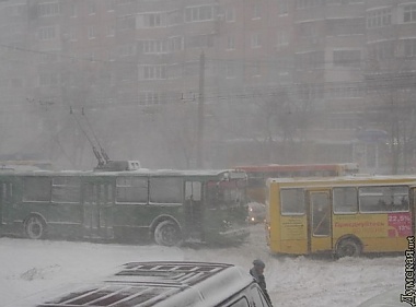 Зображення до:  МЧС предупреждает: в понедельник непогода разгуляется на востоке страны