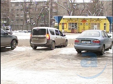 Зображення до:  Автомобилистов просят сегодня не ездить