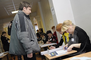 Зображення до:  В Харьковской области на 11.00 приняли участие в выборах 18,98 процента избирателей