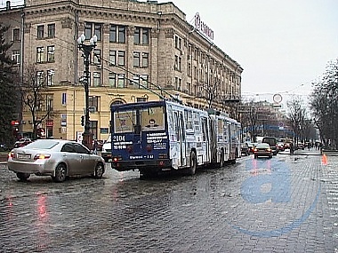 Зображення до:  Троллейбус номер 2 вернулся на круги своя