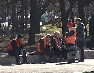 Зображення до:  Чиновники Харьковского городского совета выйдут убирать улицы