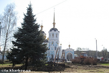 Зображення до:  Свято-Александровская площадь на ХТЗ откроется ко Дню Харькова