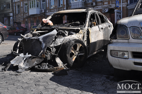 Зображення до:  В Днепропетровске сожгли авто Дениса Олейника