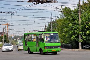 Зображення до:  Первые в очереди. В Харькове дорожают маршрутки