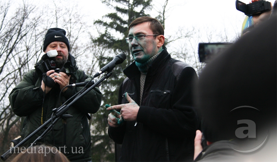 Зображення до:  Нападение на Луценко в Харькове. Подробности