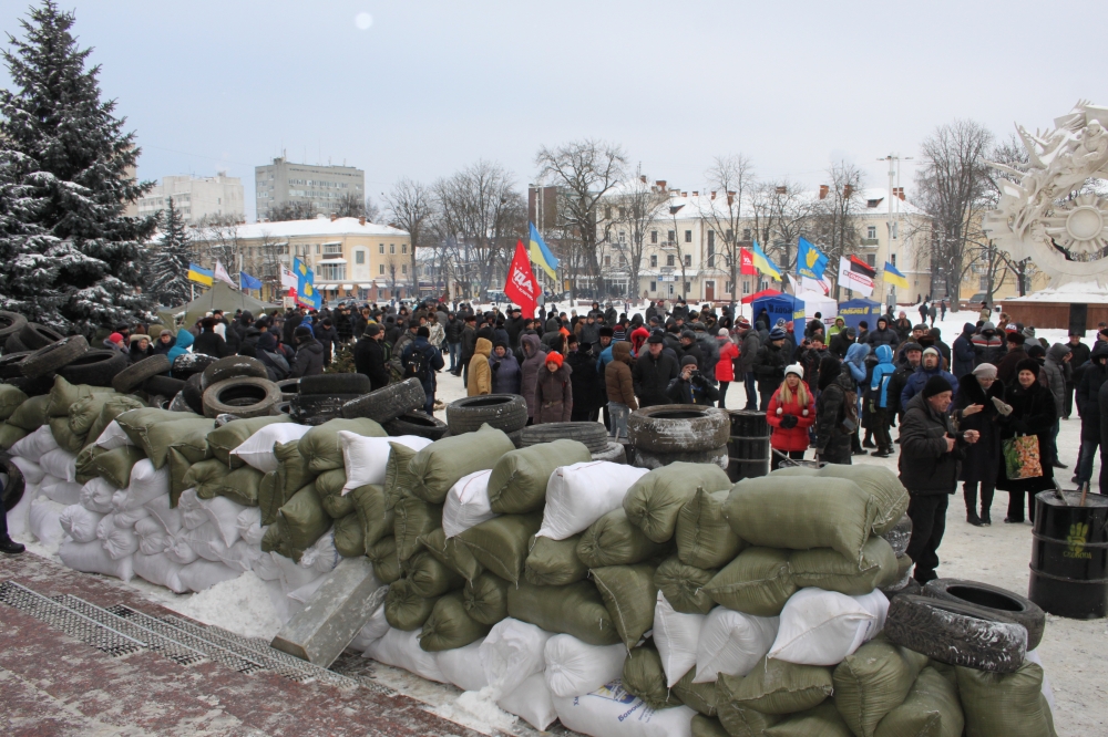 Зображення до:  Украина. Хроника захватов областных администраций