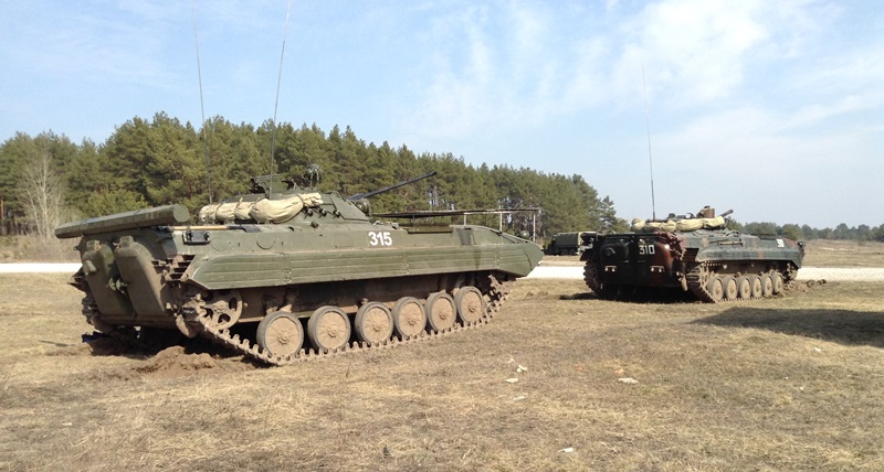 Зображення до:  Военная техника на дорогах области. Откуда и куда