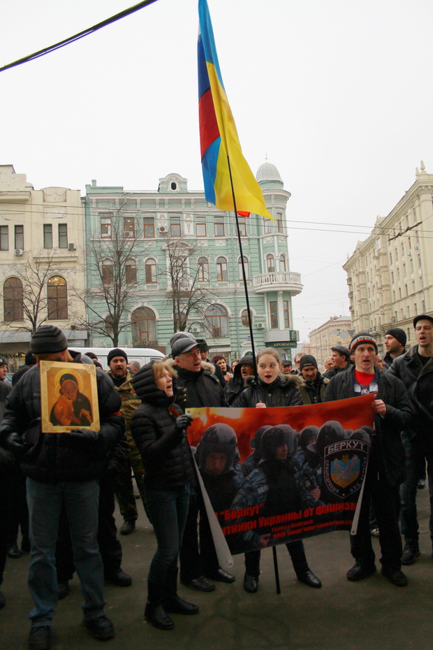 Зображення до:  Митинг у горсовета. Кернес пообщался с протестующими