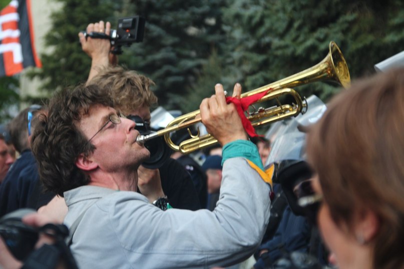 Зображення до:  Шествие, митинг и голодовка. Первомай в Харькове