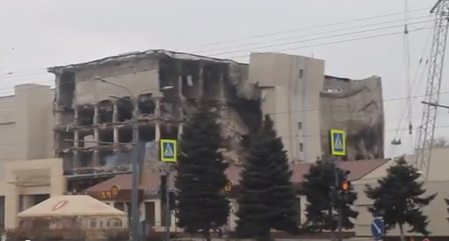 Зображення до:  В Харькове частично взорвали полуразрушенное здание мясокомбината