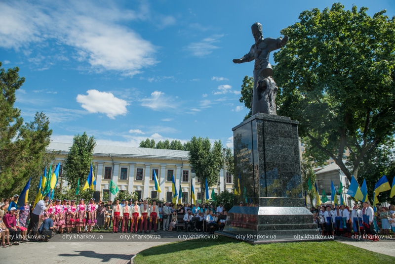 Зображення до:  «Крымский» памятник Сагайдачному открыли в Харькове