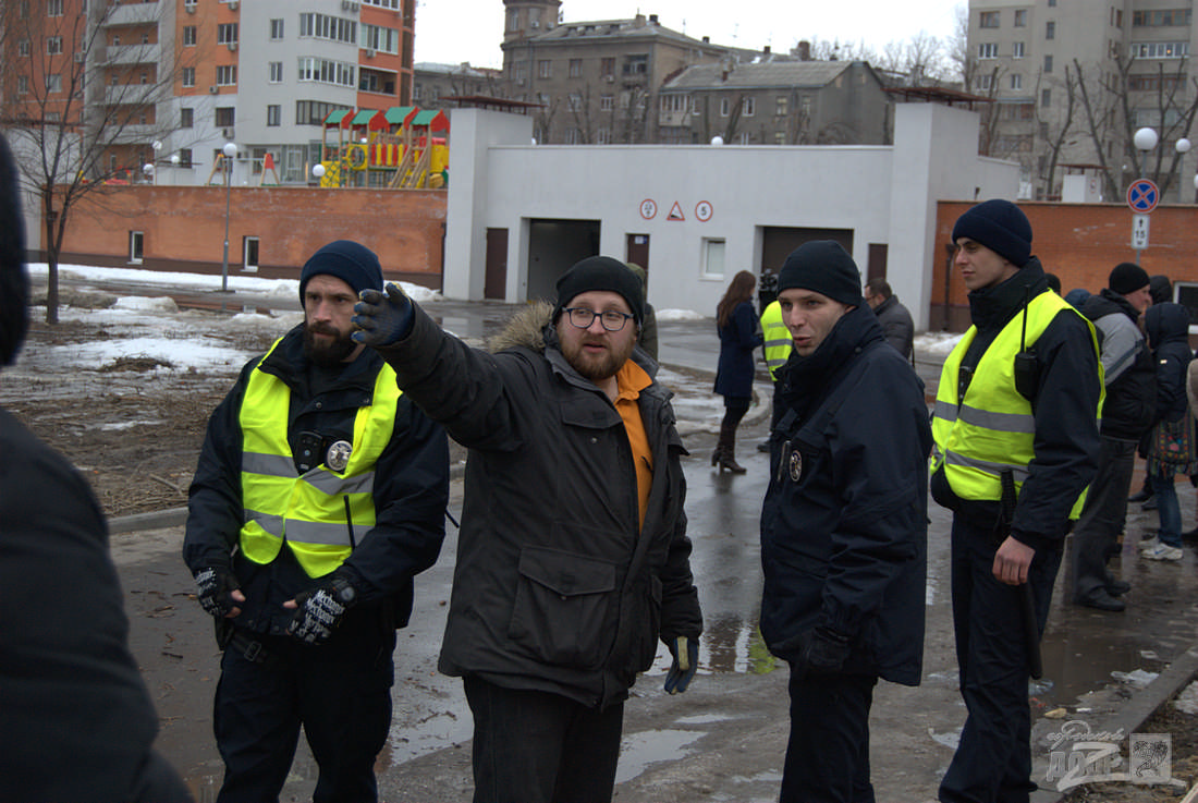 Зображення до:  Полиция проверит действия патрульных в конфликте активистов и «Известий»