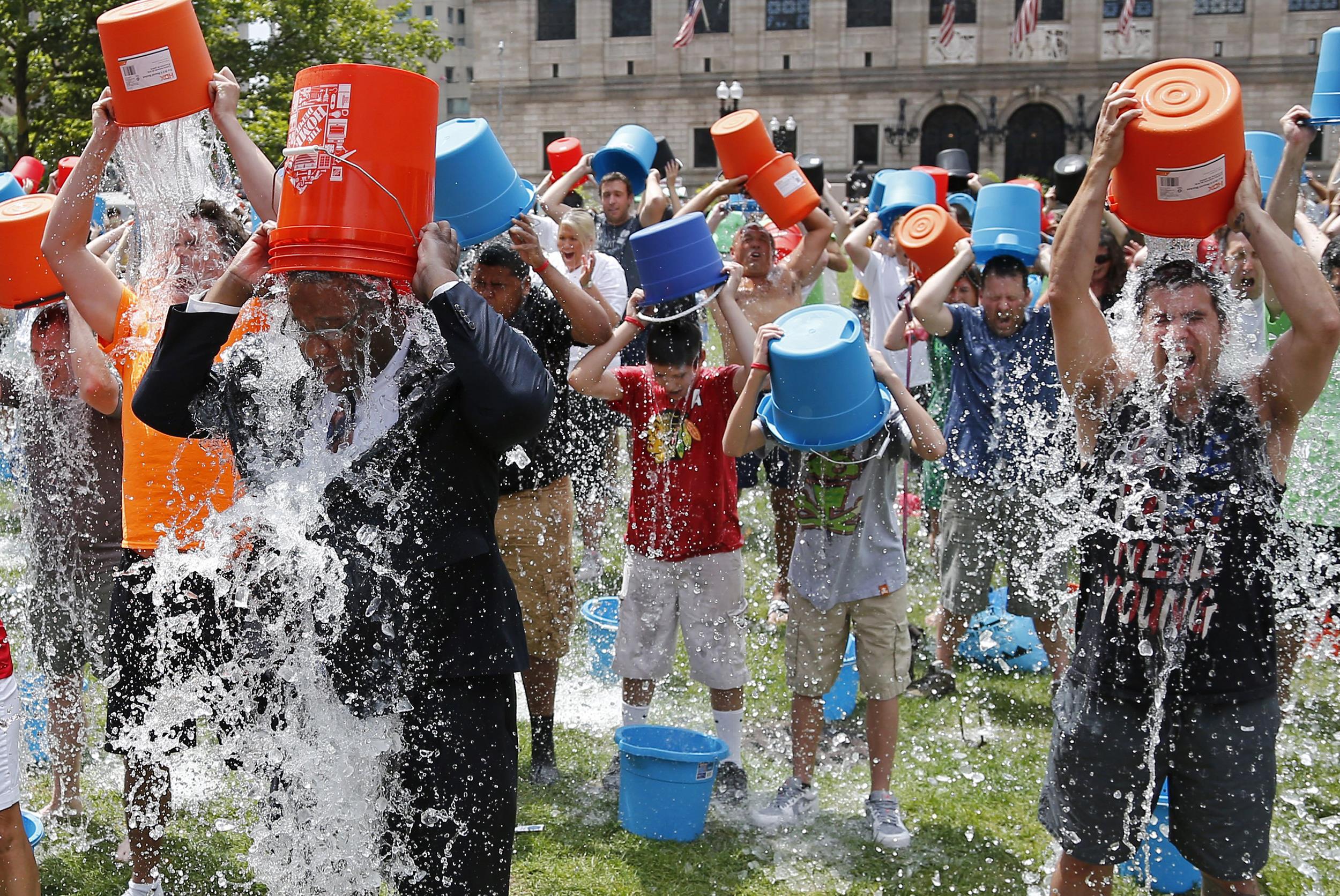 Зображення до:  На деньги от флешмоба Ice Bucket Challenge открыли новый ген