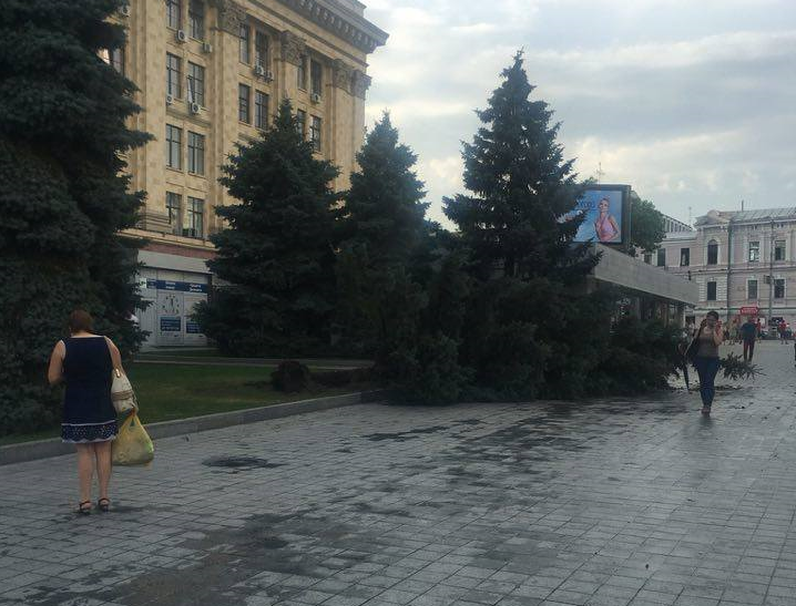 Зображення до:  Из-за ливня в Харькове отключились несколько электроподстанций