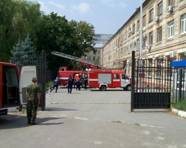 Зображення до:  В харьковском суде — пожар