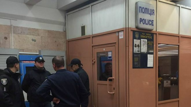 Зображення до:  В Киеве пассажир метро выстрелил в охранника