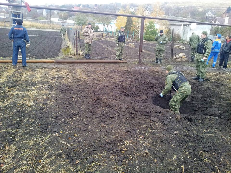 Зображення до:  Боевики обстреляли село под Мариуполем